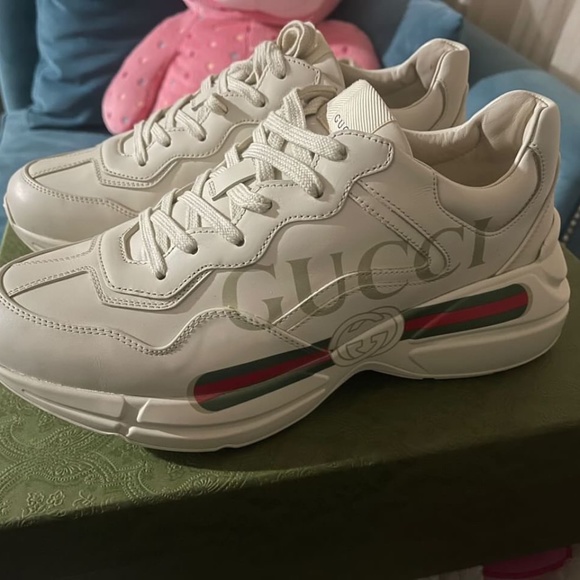 MEN'S RHYTON GUCCI LOGO LEATHER SNEAKER - Picture 1 of 3